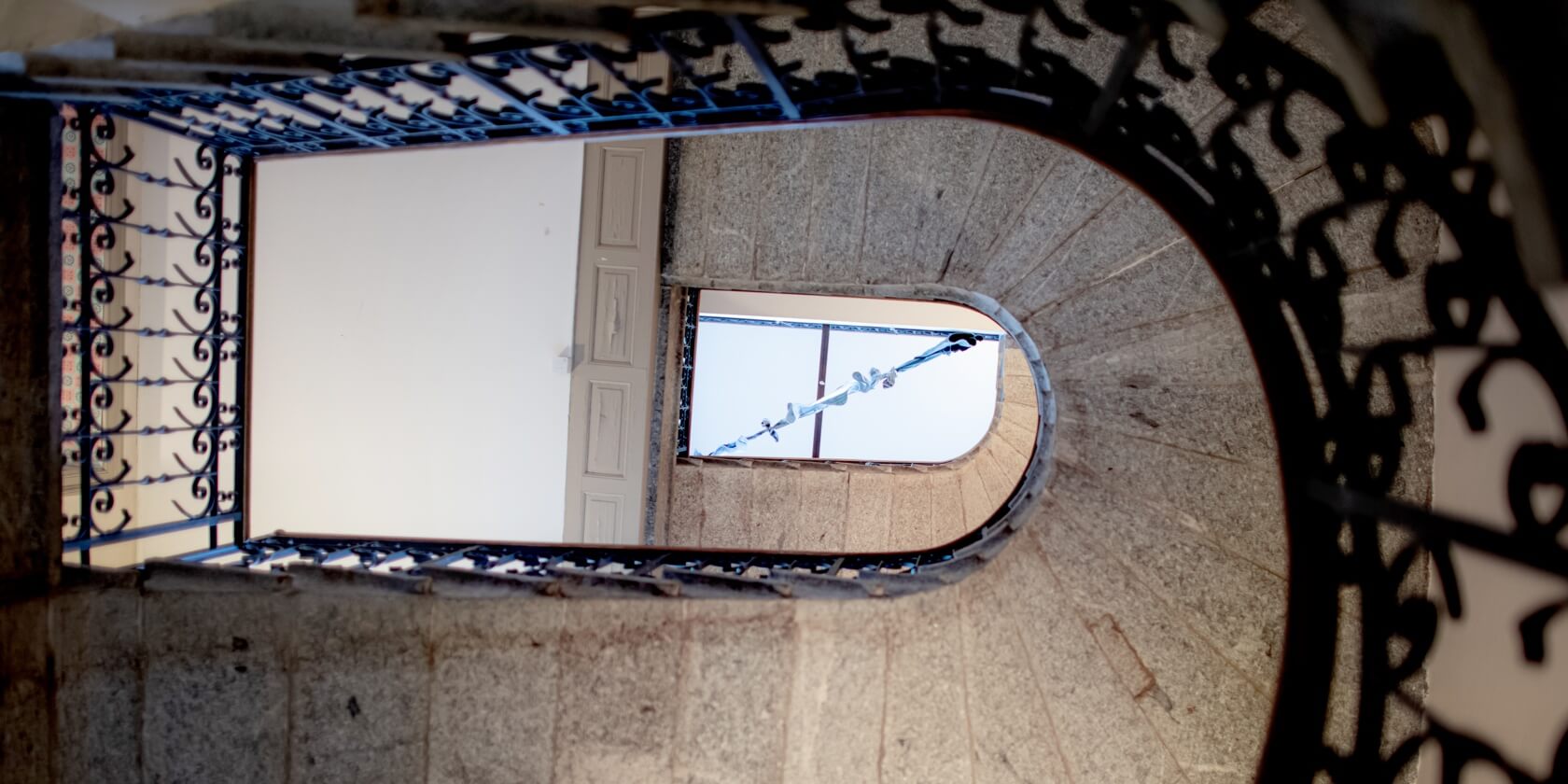 Treppe von unten her fotografiert